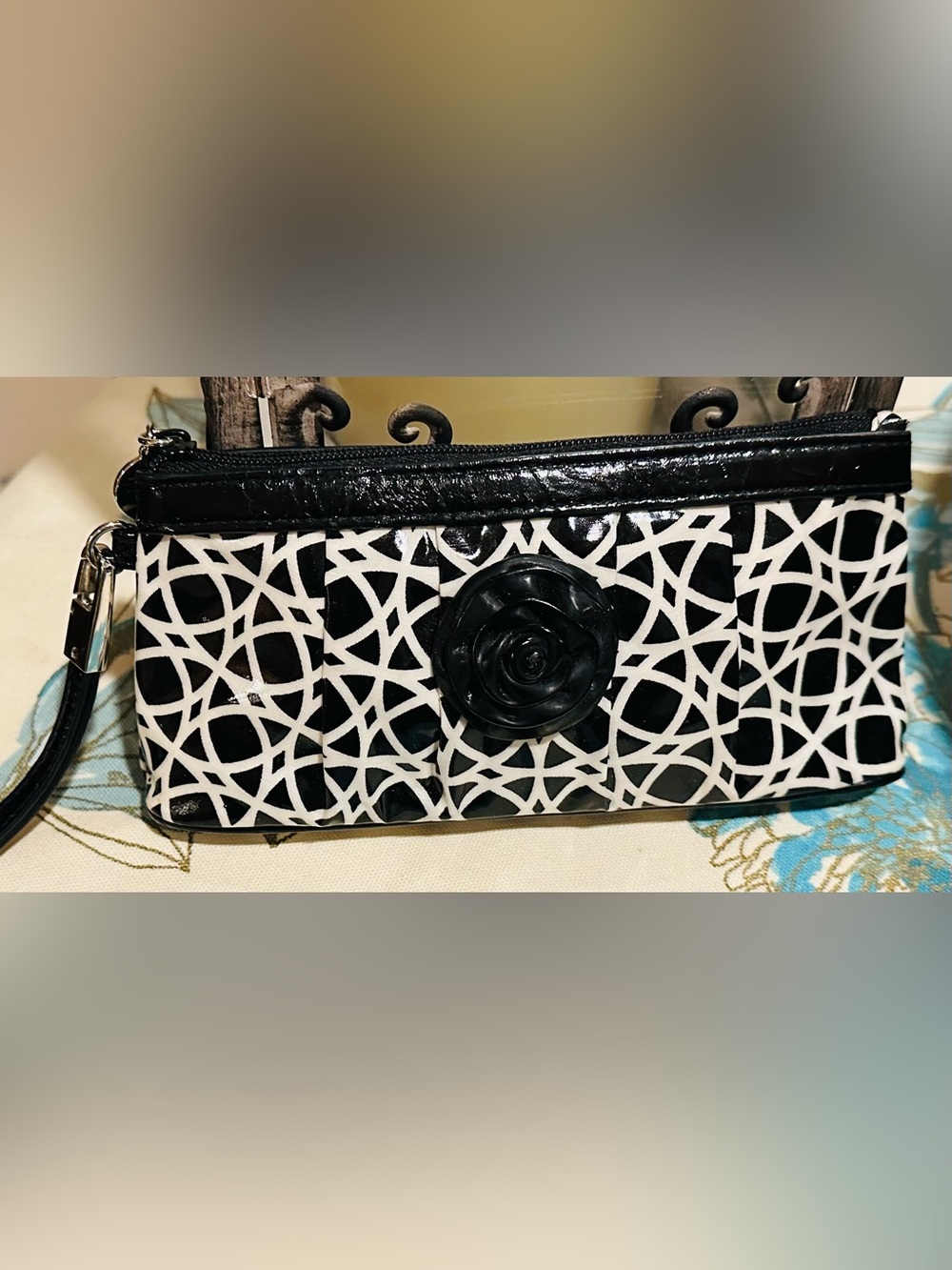 Vera Bradley Hanging Out  Wristlet in Night and Day Pattern